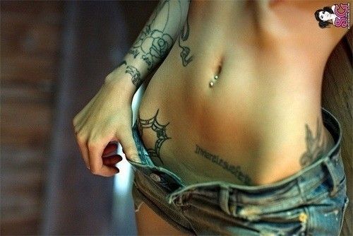 12 Γυναικεία και Chic Tattoo -spine-tattoos-for-women-female-tattoo-gallery-51215 (5)