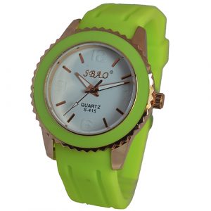 Απλό ρολόι σε φλούο πράσινο χρώμα