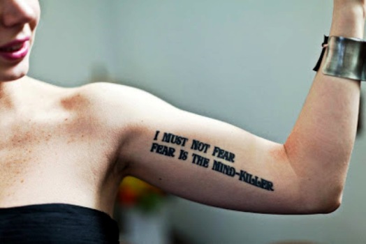 fear tattoo frasi