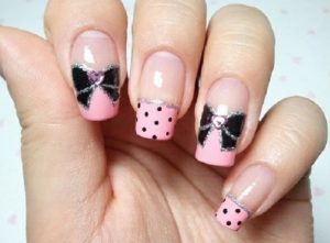 polka dot nail art