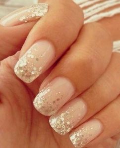 mpez-mano-me-xrusoskoni-sta-nuhia