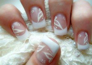 floral manicure