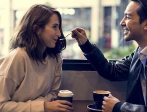dating με μεγαλύτερο λευκό άντρα ταίριασμα κόστους γνωριμιών