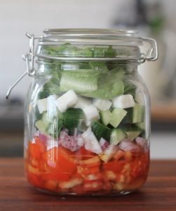 mikro vazaki me elliniki salata