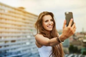 selfie millennials