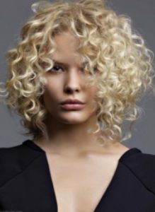 curly hairstyle e-diva.gr