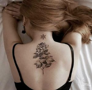 τριαντάφυλλο τατουάζ