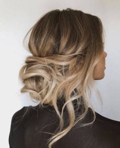 chignon ατημέλητο όμπρε ξανθό