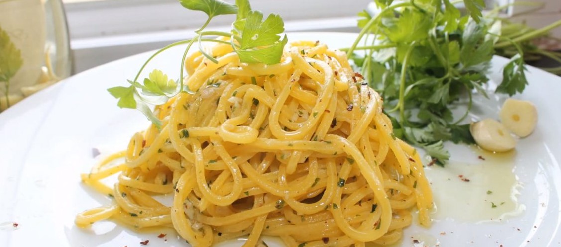 μακαρόνια λάδι σκόρδο aglio olio 