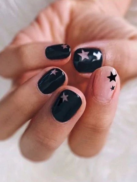 μαύρα νύχια αστεράκια χειμωνιάτικα nail arts