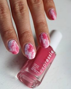 ροζ λευκά νύχια