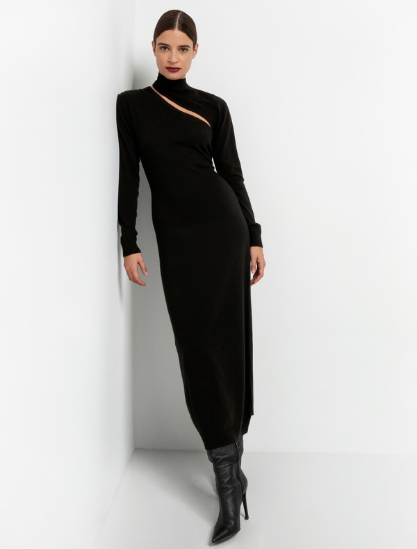 μαύρο μακρυμάνικο φόρεμα για μοντέρνο ντύσιμο γραφείου