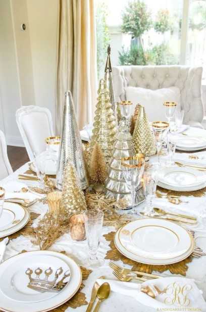 τραπέζι χρυσά χριστουγεννιάτικα δέντρα