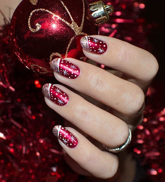 μεταλλικά κόκκινα νύχια χριστουγεννιάτικα σχέδια γιορτινά νύχια