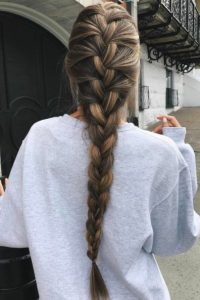 plexoudes french braid hairstyle