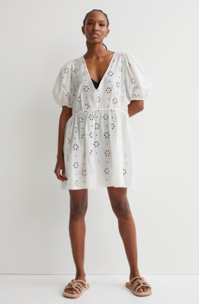 άσπρο φόρεμα διάτρητο καλοκαιρινά ρούχα H&M 2022