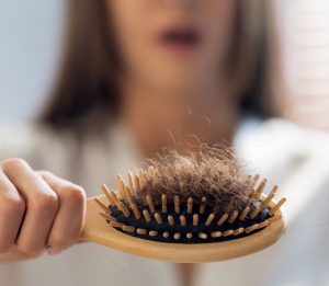 Απώλεια μαλλιών σημάδια ότι δεν τρως