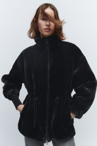 μαύρη γούνα ρούχα Zara Χειμώνα 2022-2023