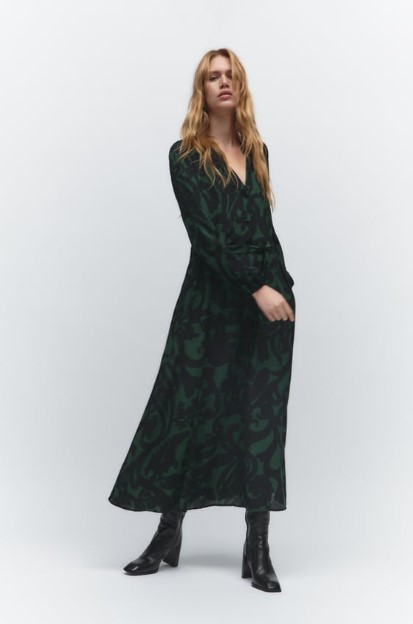 πράσινο μακρύ φόρεμα ρούχα Zara Χειμώνα 2022-2023
