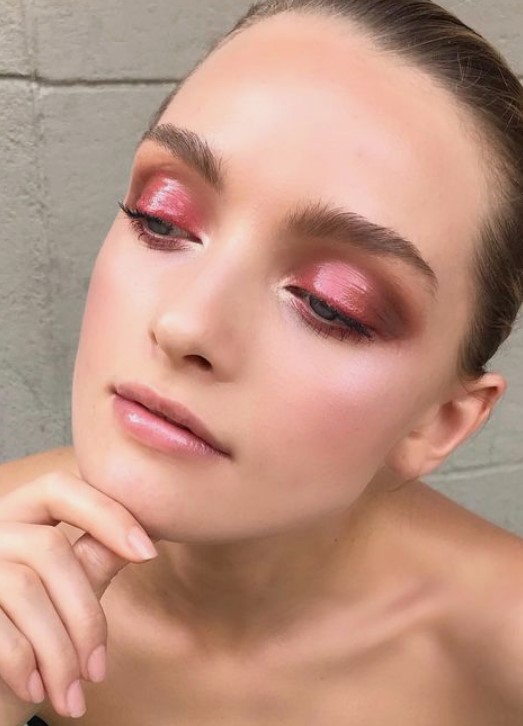 glossy makeup ροζ