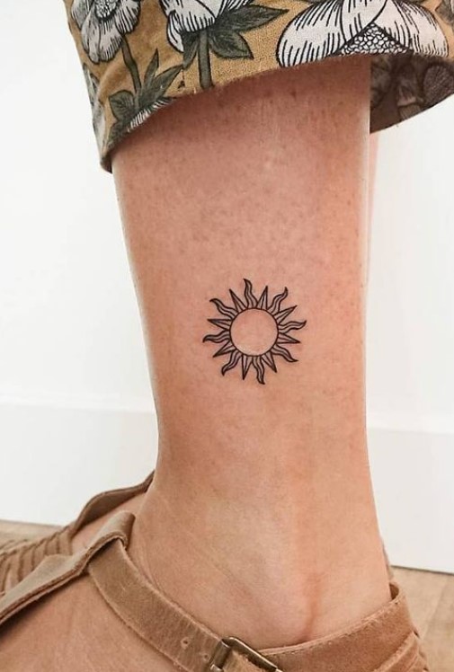 μικρά και διακριτικά tattoos
