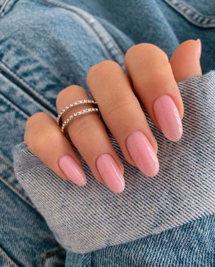 ροζ nude νύχια