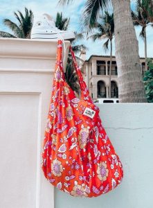 κόκκινη floral tote bag 