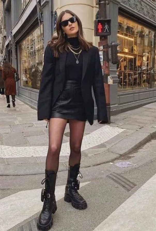μαύρη φούστα σακακι blazer μποτες μακριες