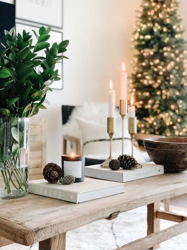 cofffee table κηροπήγια κεριά πολυτελή χριστουγεννιάτικη διακόσμηση