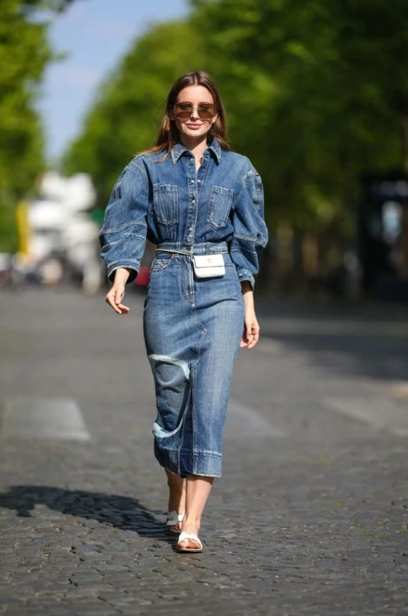 total denim outfit
